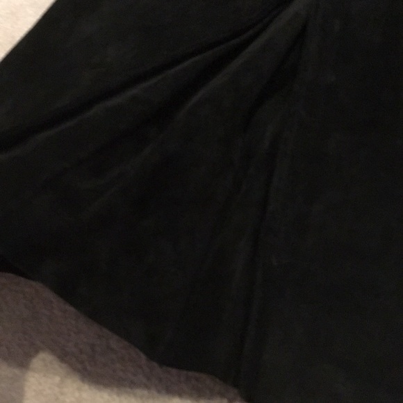 Black 100% leather Context skirt. - Picture 4 of 7